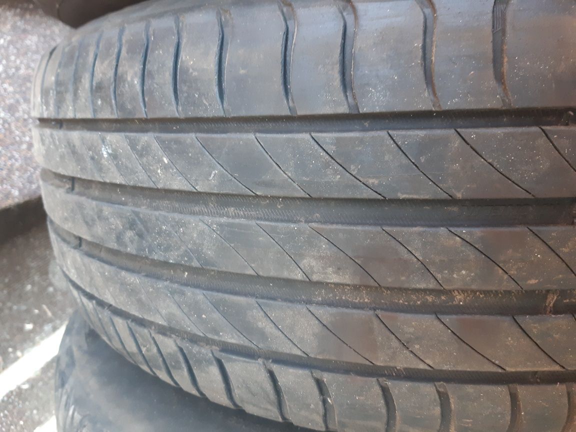 Cauciucuri 215/60 R16 michelin cu jante