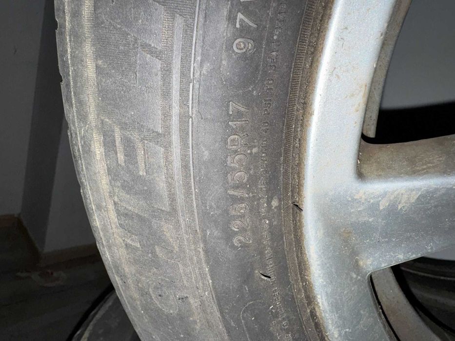 Jante BMW 225 / 55 R17.