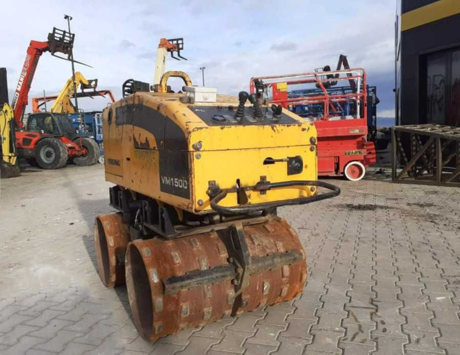 Валяк траншеен 1500 кг JCB VM1500