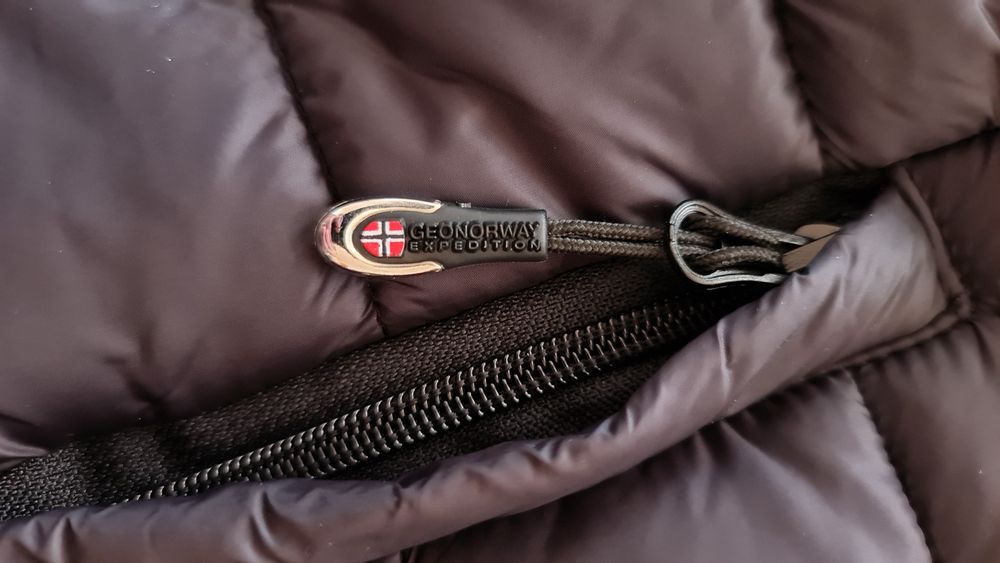 Vând geaca Geonorway, XL, neagra