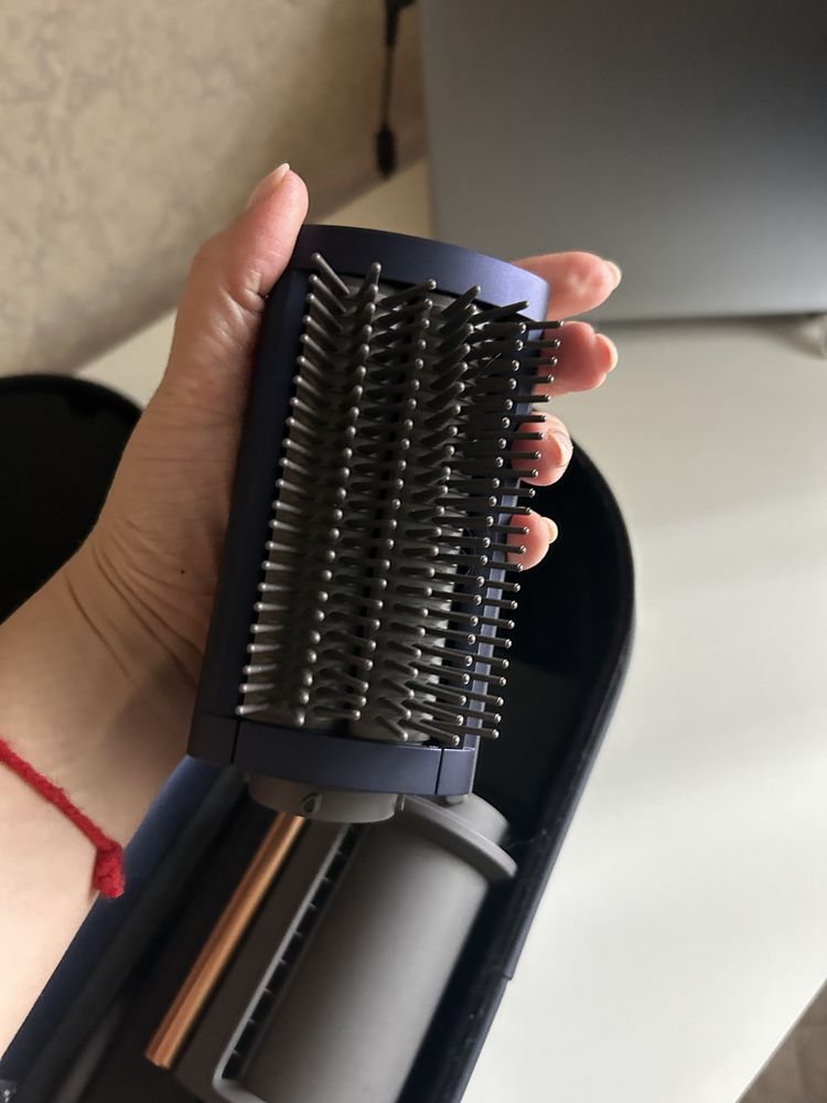 Dyson синий продам