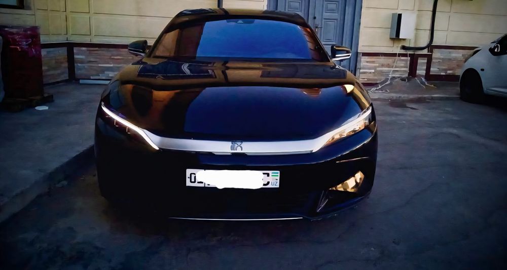 Продаётся BYD Han full 3.9 сек. BYD Han full sotiladi, holati zo'r.