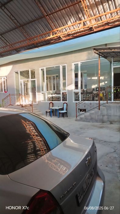 Оккургон шахарда уй сотиди.