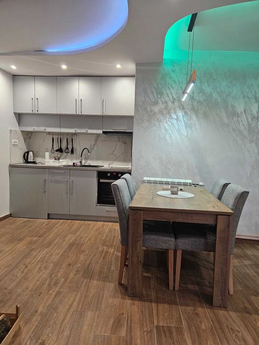 Продава се Двустаен апартамент в Пловдив, Кючук Париж - 69 кв.м за 1943 €/кв.м - Снимка #1