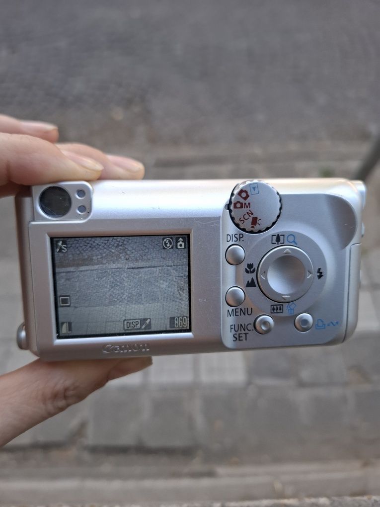 Компактен дигитален фотоапарат CANON Powershot A430