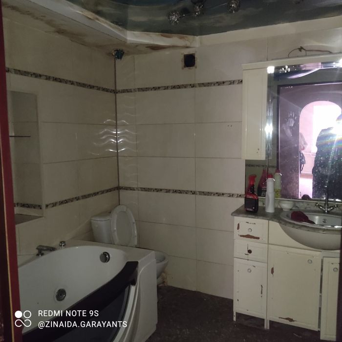 Продам два дома в одном дворе