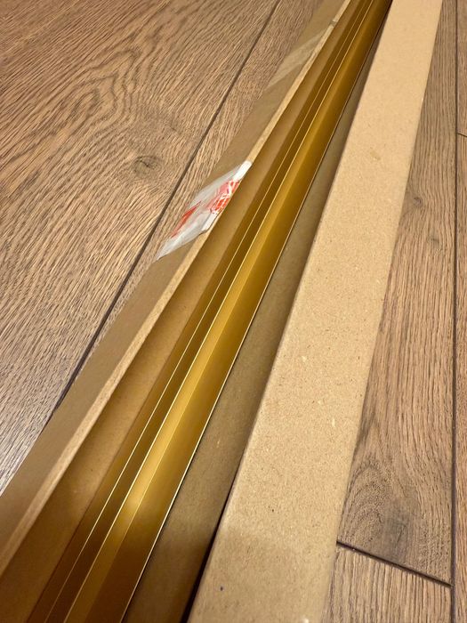 Profil U auriu (cabina dus)