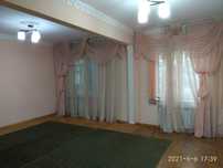 Продам квартиру с удвоеным залом с улутшенной  планировкой 4/5/5 карас