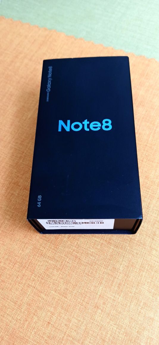 Samsung Note 8 златен не различим от нов