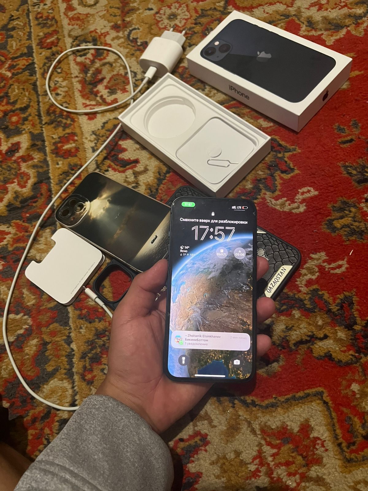 iPhone 13 новый.