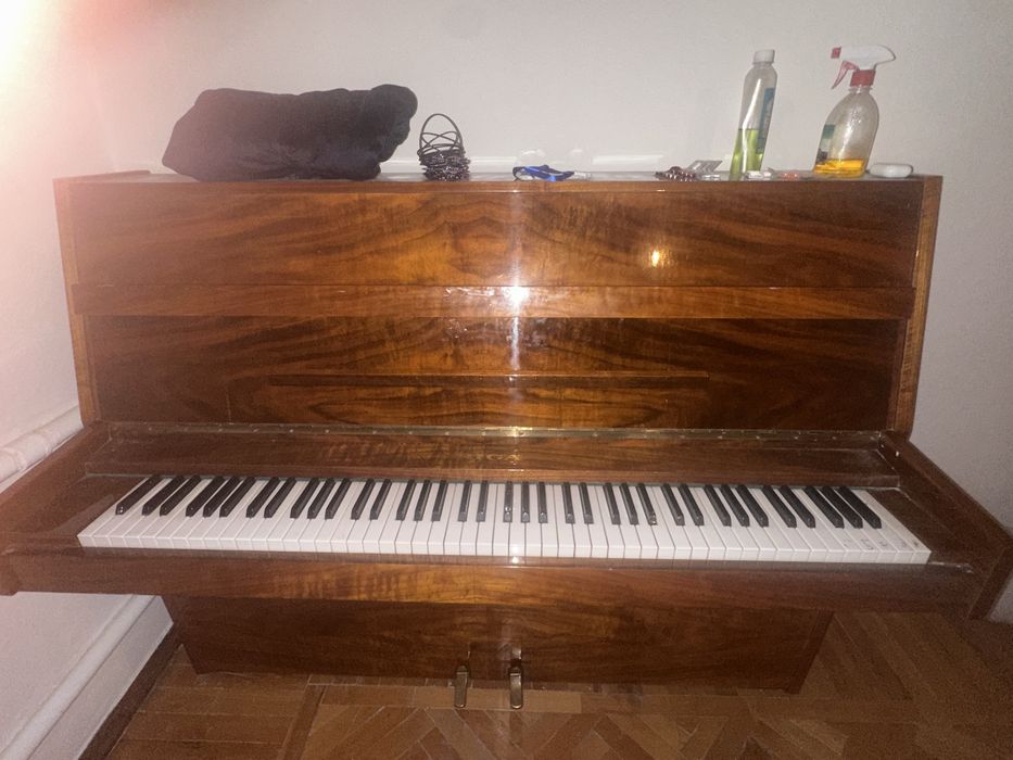 Пианино срочно продам цена 85000