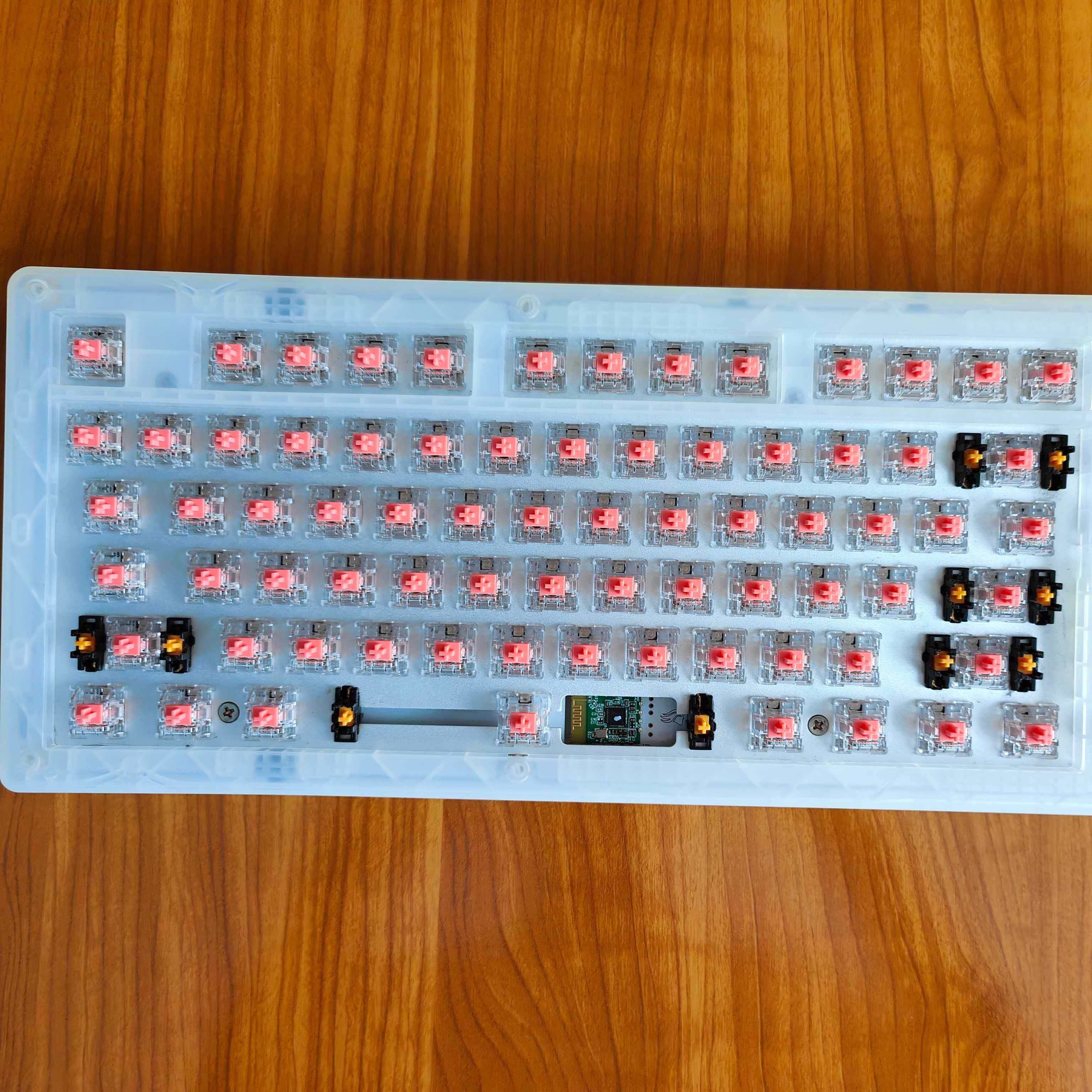 Tastatură Gaming Glorious GMMK 3 Pro Custom Wireless ANSI