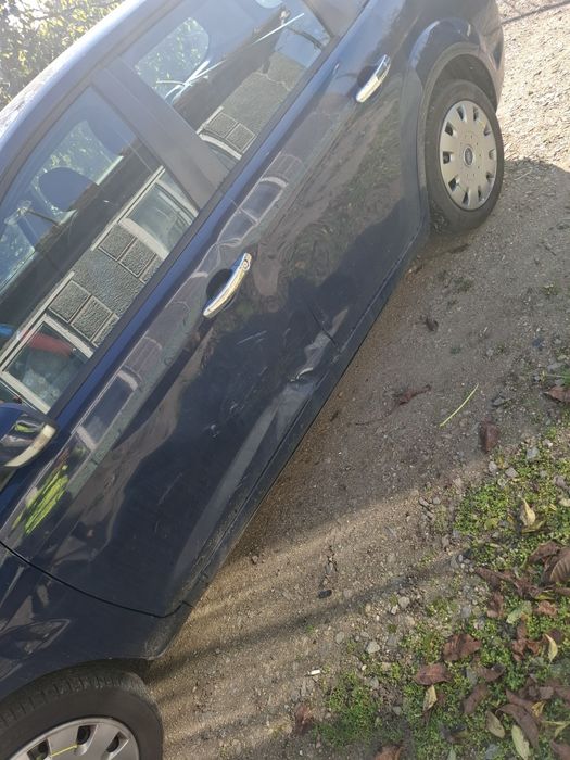 Vand ford ford focus 2 facelift an 2008 motor 1.6 diesel acte la zi