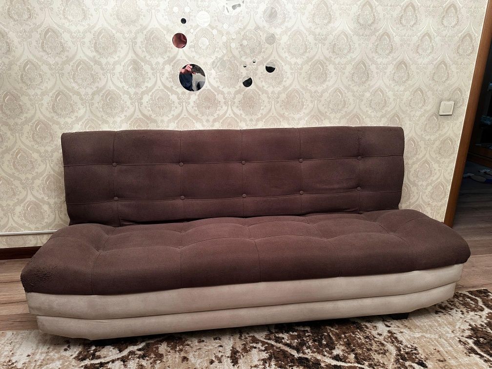 Мягкая мебель  диван