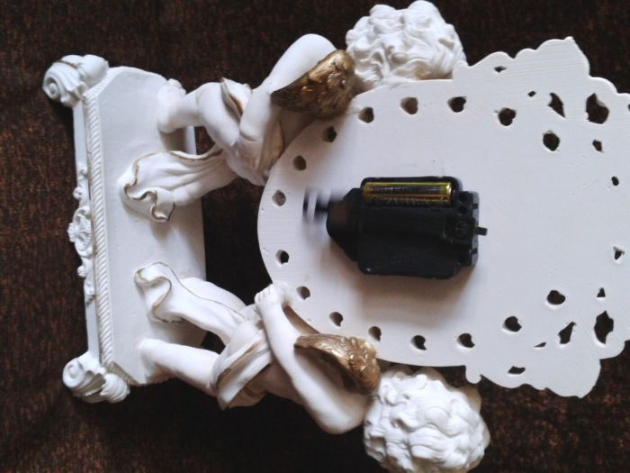 Часовник -настолен гипсов