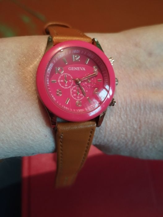 Продам часы женские