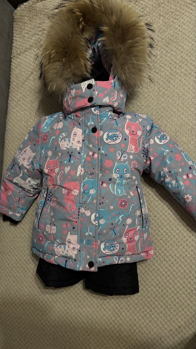 Продам новый набор куртки и штанов зима на девочку