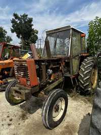 Dezmembrez tractor  Fiat 680