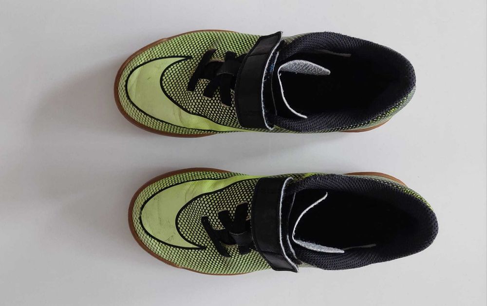 Ghete / adidasi fotbal copii NIKE Bravatax II IC marimea 32 - sala