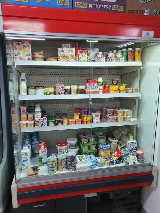 Vând vitrină frigorifică