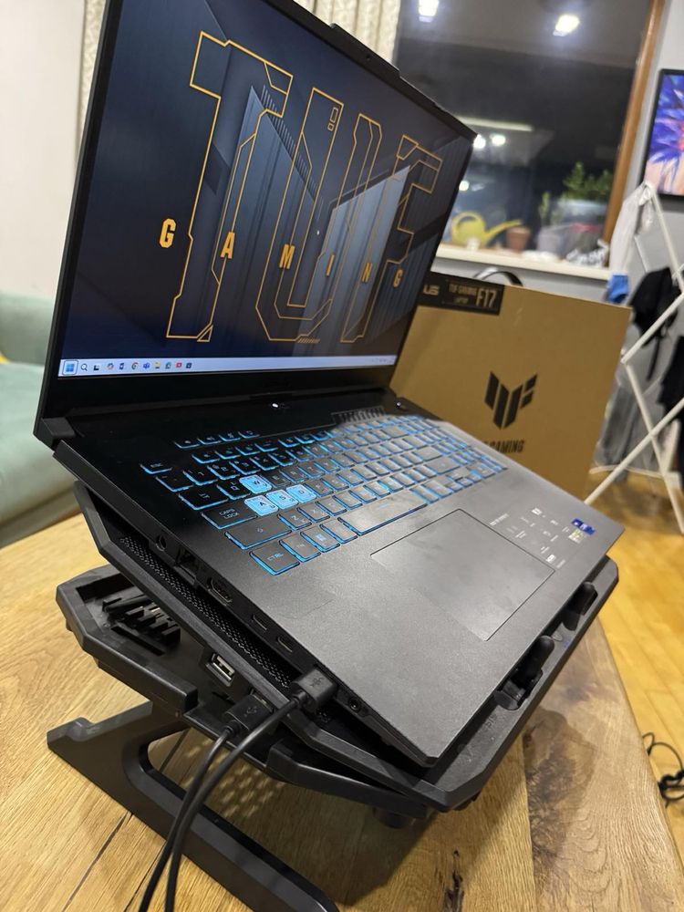 ASUS TUF GAMING F17 геймърски лаптоп