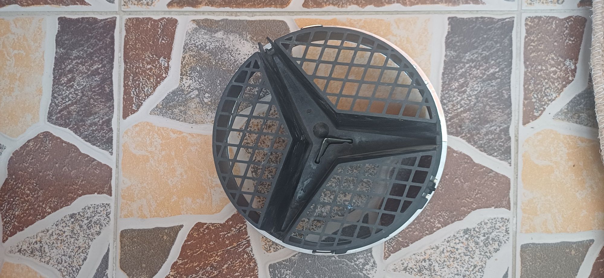 Emblema Mercedes sigla grila radiator bara
