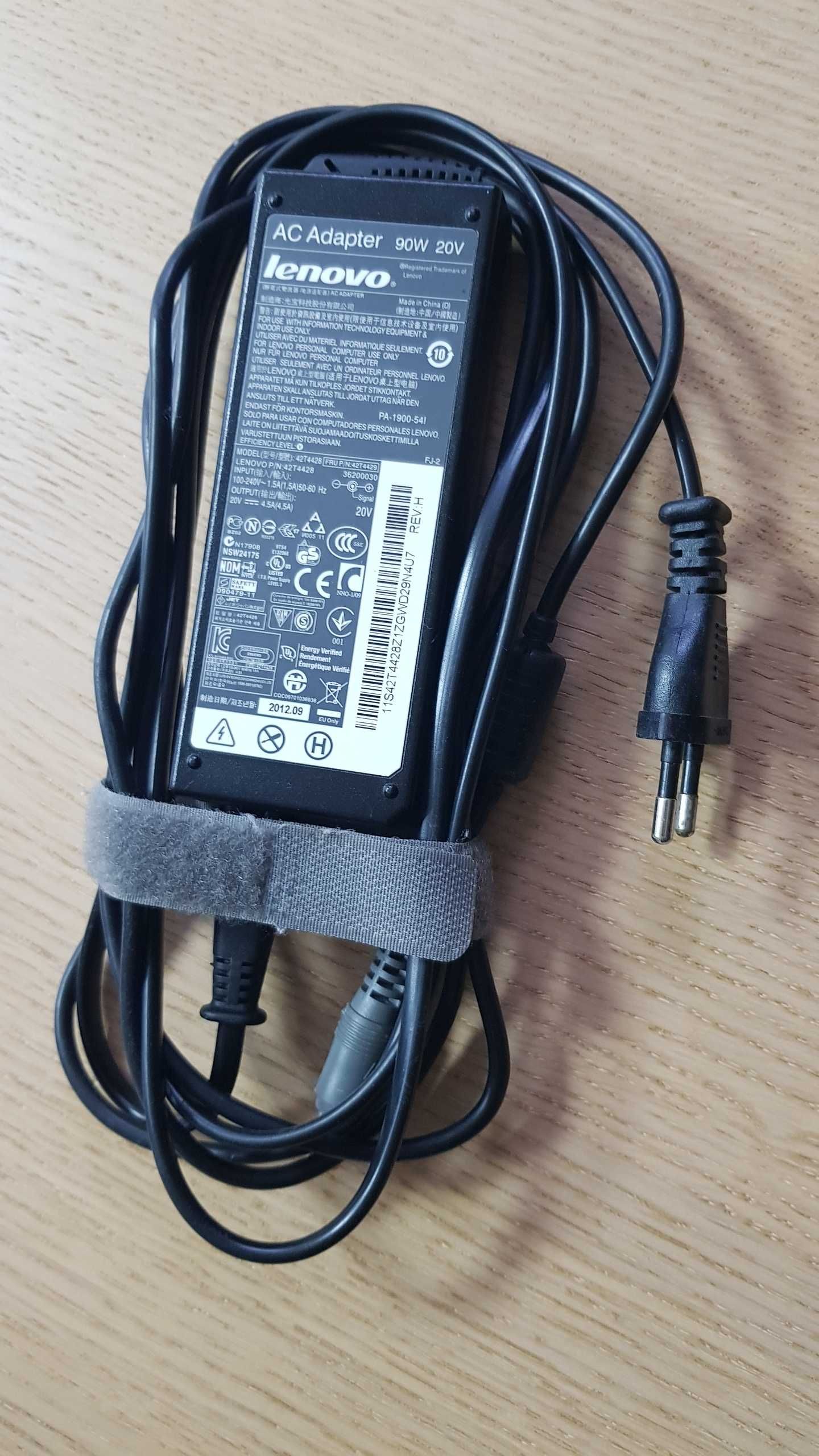 Incarcator original Lenovo mufa rotunda galbena cu pin central 90W 20V