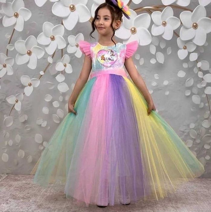 Продам платье на 6-7 лет