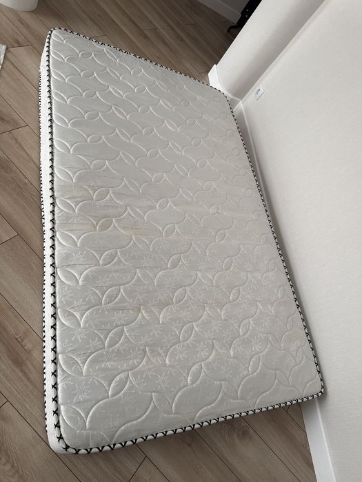 Отдам матрас 120/200 бесплатно б/у, в хорошем состоянии