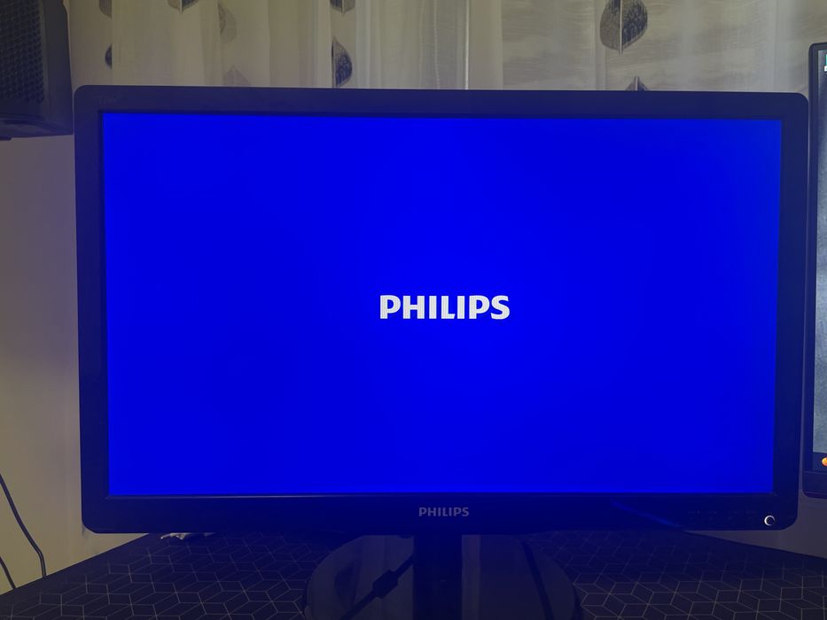 Schimb monitor Philips cu unul de mai multi hz