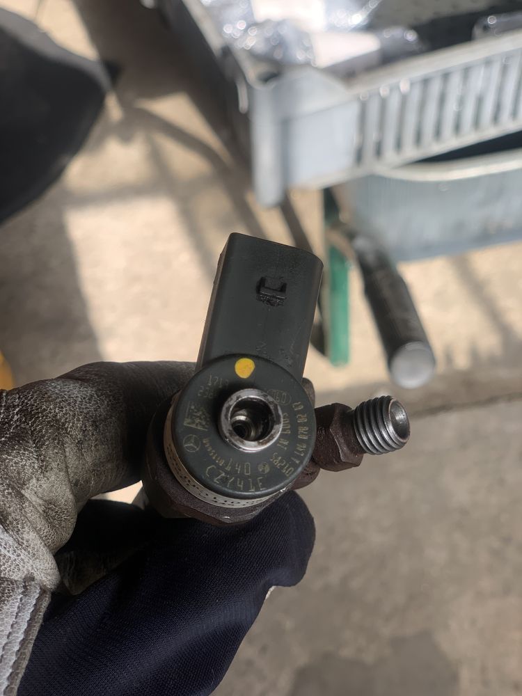 Injector Mercedes 220 CDI cod: 0445110140 GARANȚIE