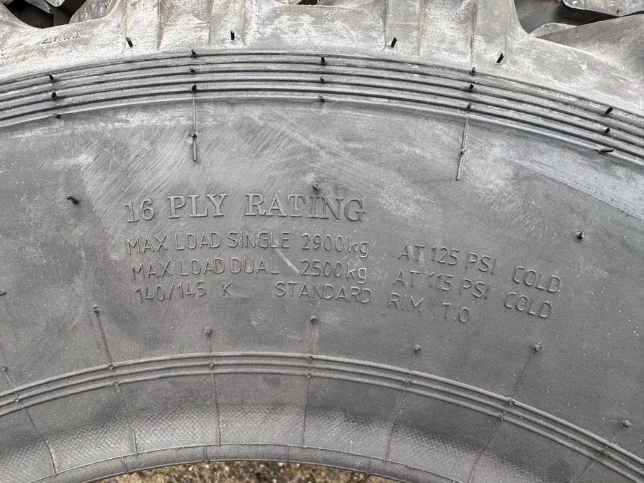 Cauciucuri noi 9.00-20 cu 16 pliuri marca PANTHER de excavator