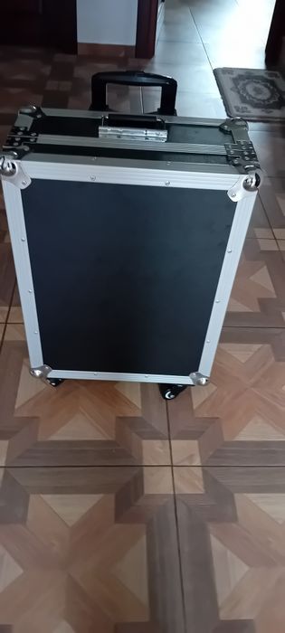 Troller ( valiză) pentru  transport  aparatura