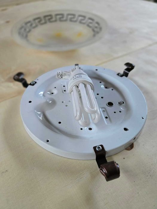 Lămpi tavan casetat cu tuburi Philips – 50 bucăți + 8 aplice CADOU!