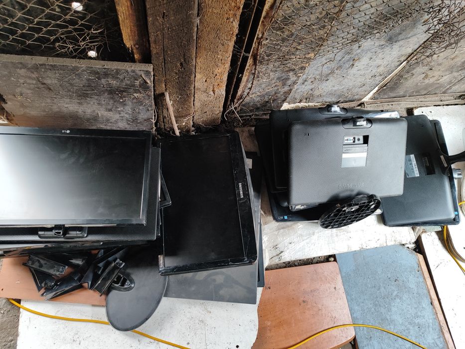 Продаю монитор без проводов. Подробно в объявлении