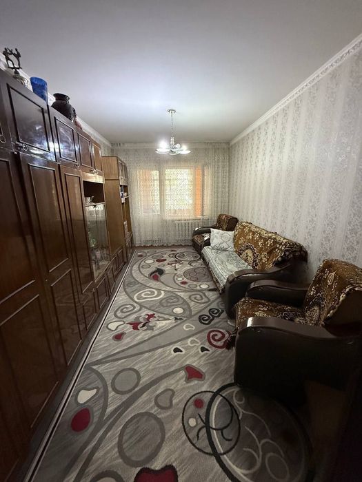 3 ком. квартира. 3/3/5. Сергели 2 (ярмарка). Не торец! Метро 500 м