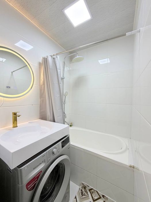 Мирзо Улугбек Метро 2в3/3/4/ Балкон 2/4/Кирпичный дом Срочно Ор- Метро