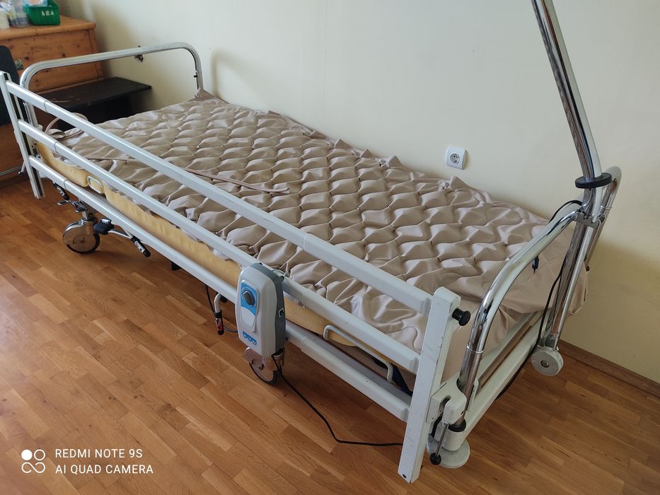 Мултифункционално механично болнично легло