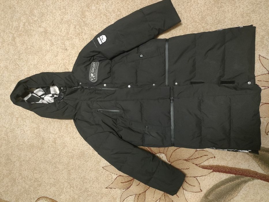 Продаю зимнюю куртку на девочку