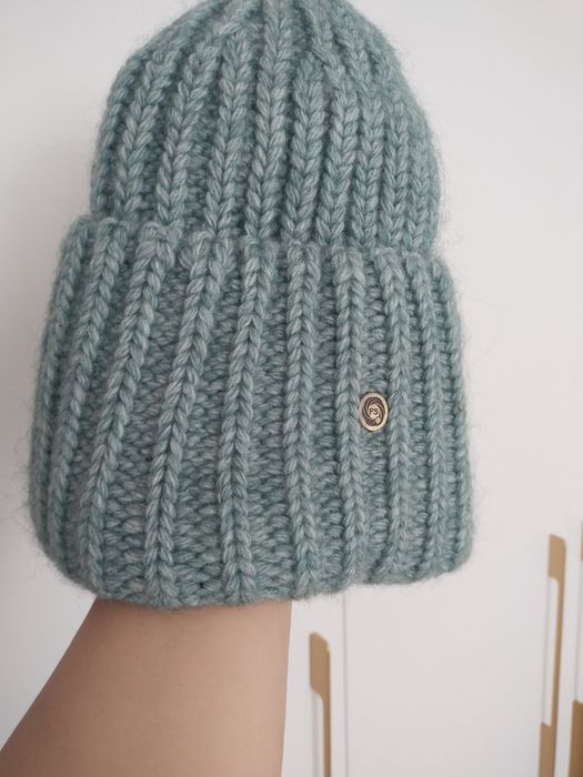 Продам зимнию шапку