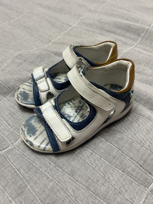 Продам летнюю обувь