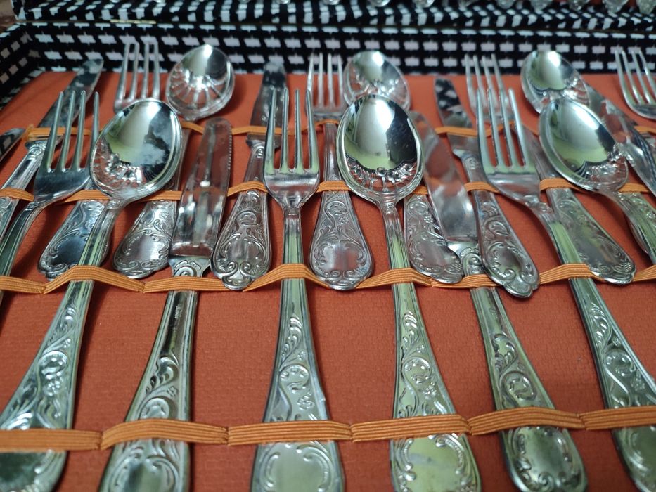 Посребрени прибори за хранене 51 части