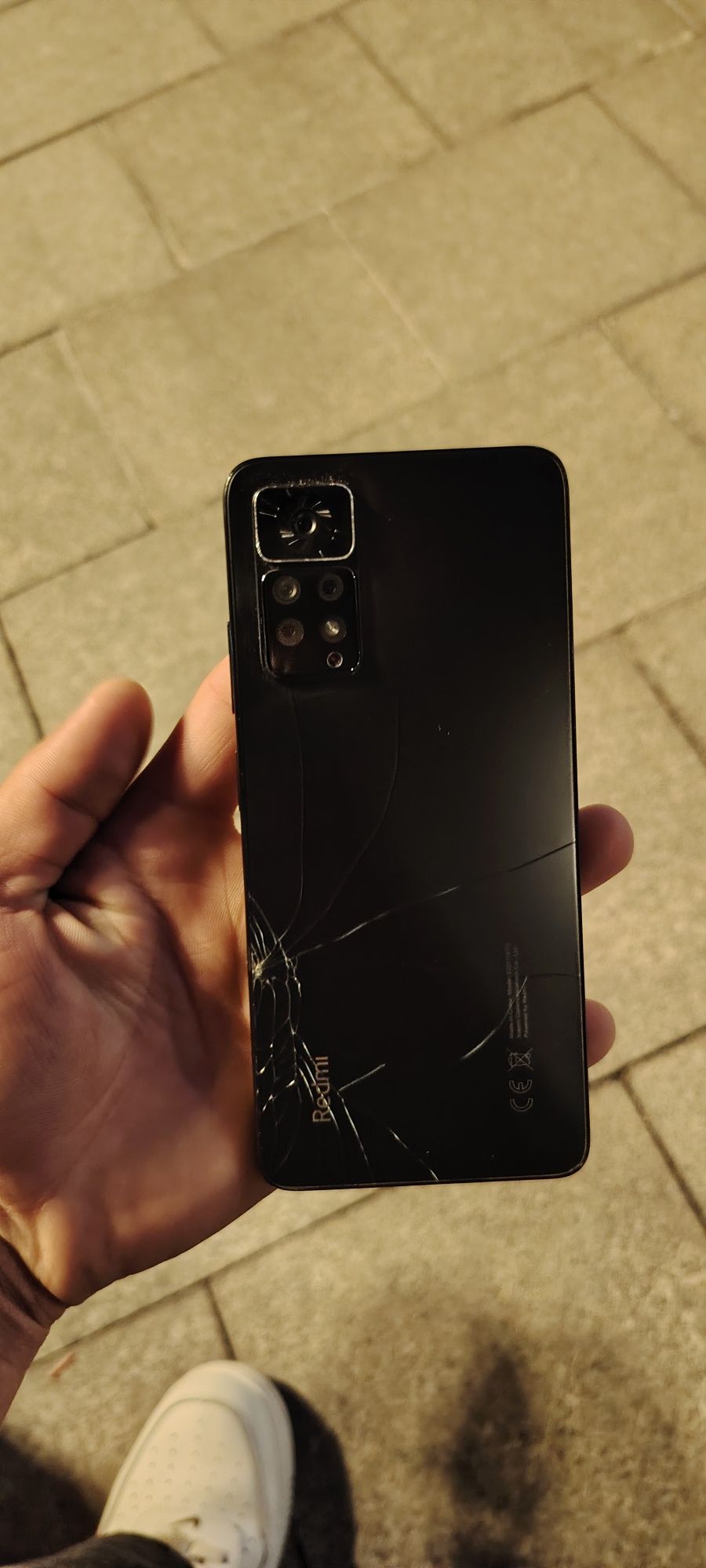 Redmi note 11 pro
Xotira 128 
Ram 8+4
Imeka oʻtgan 2 sim
Narxi 1100 mi