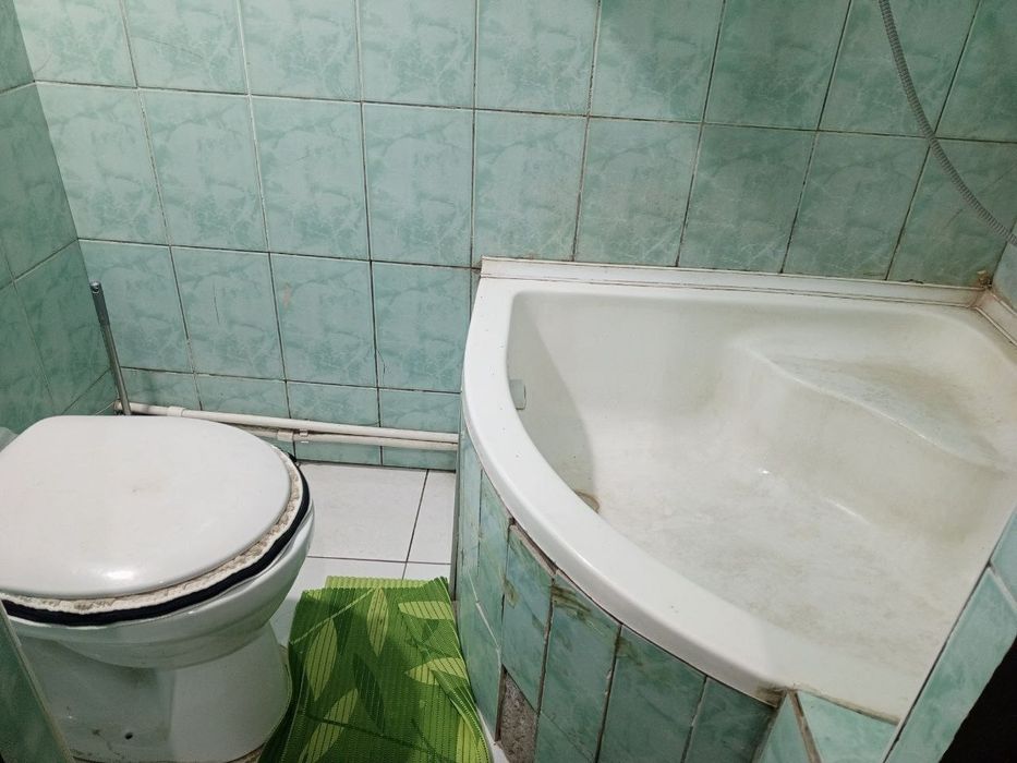 Продаётся в М.Улугбекском р-не ТТЗ АхмадЮгнакий 1в2/1/5 Балкон2Х3 38м2