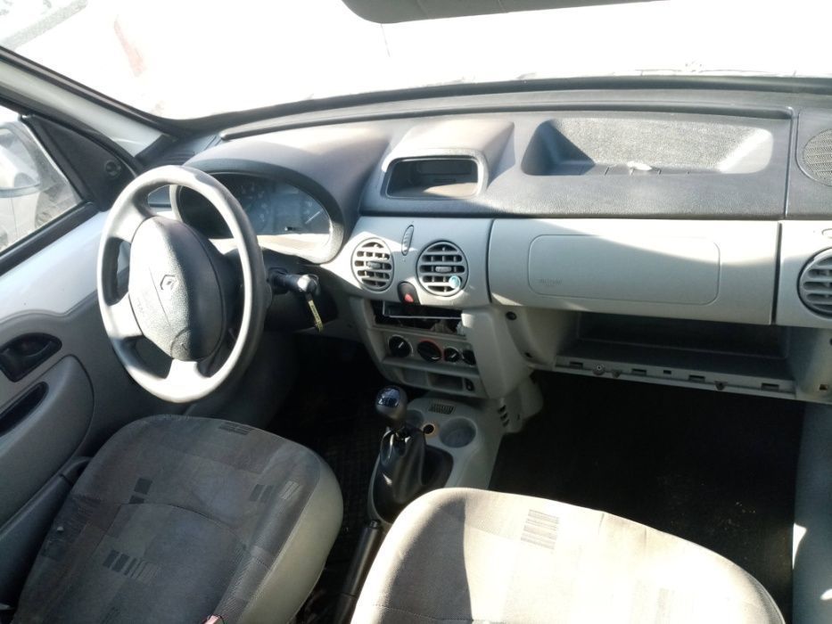 Dezmembrez Renault kangoo 1.5 dci