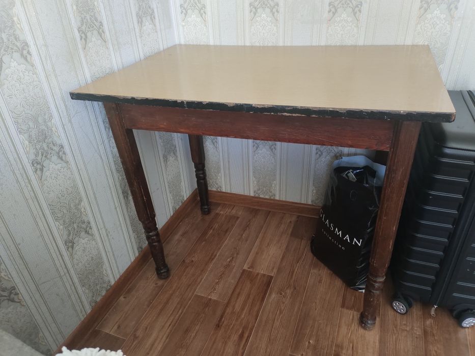Стол деревянный!!!