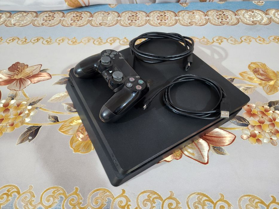 PlayStation 4 Slim 1TB