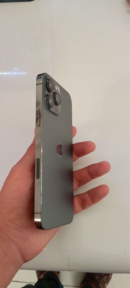 13_pro max iphone holati idal narxini yana kelishamiza real oladig……..