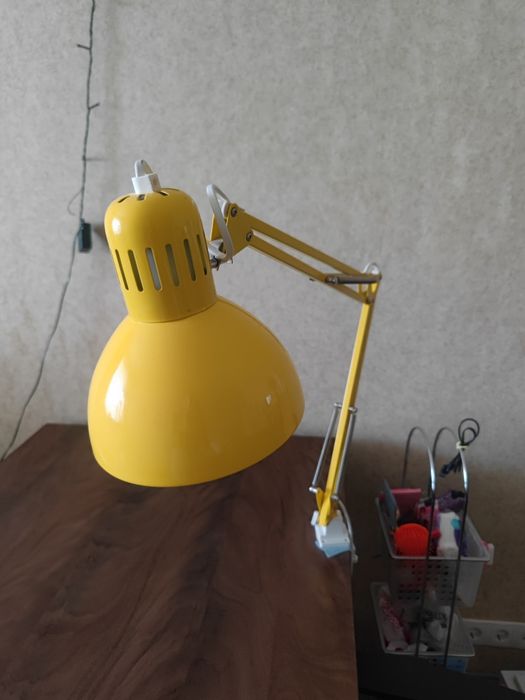 Настольная лампа б/у