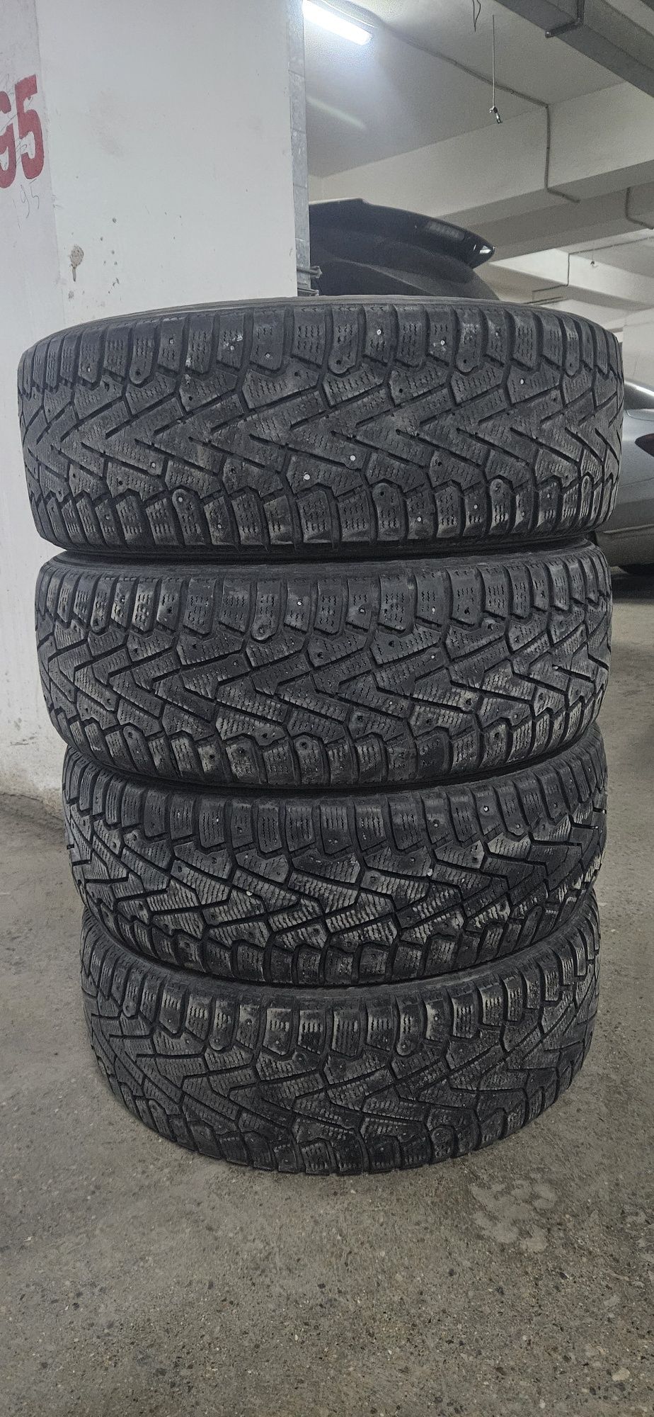 Продам зимнюю резину Pirelli ICEZERO